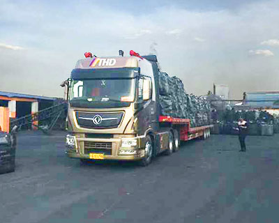 裝車(chē)完畢準(zhǔn)備為顧客發(fā)送貨物 裝車(chē)完畢準(zhǔn)備為顧客發(fā)送貨物
